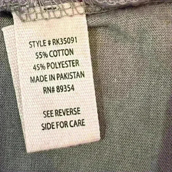 No Comment, athletic striped sleeve T-shirt. Size L - Picture 7 of 8